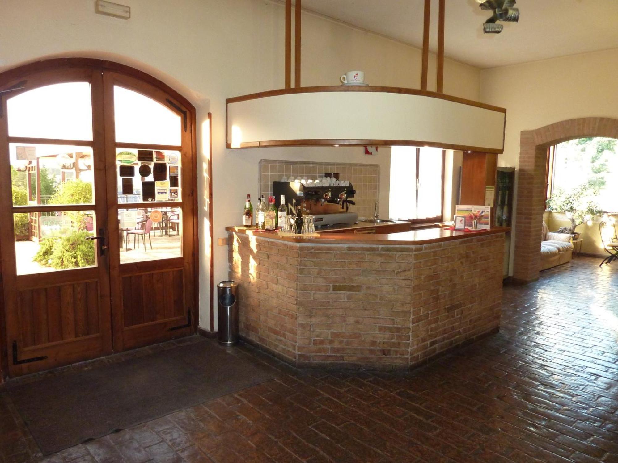 Hotel La Rocca Narni Esterno foto