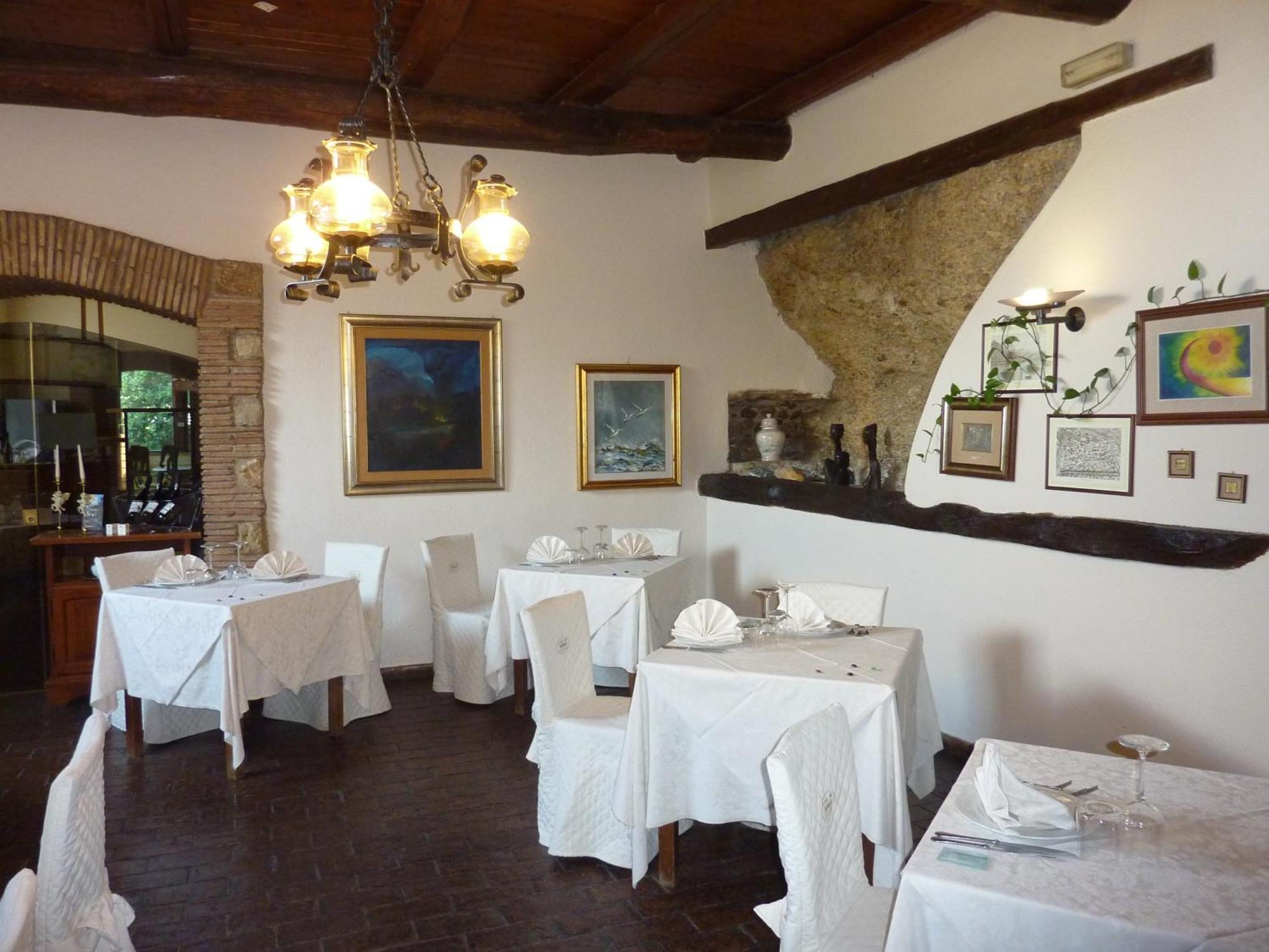 Hotel La Rocca Narni Esterno foto