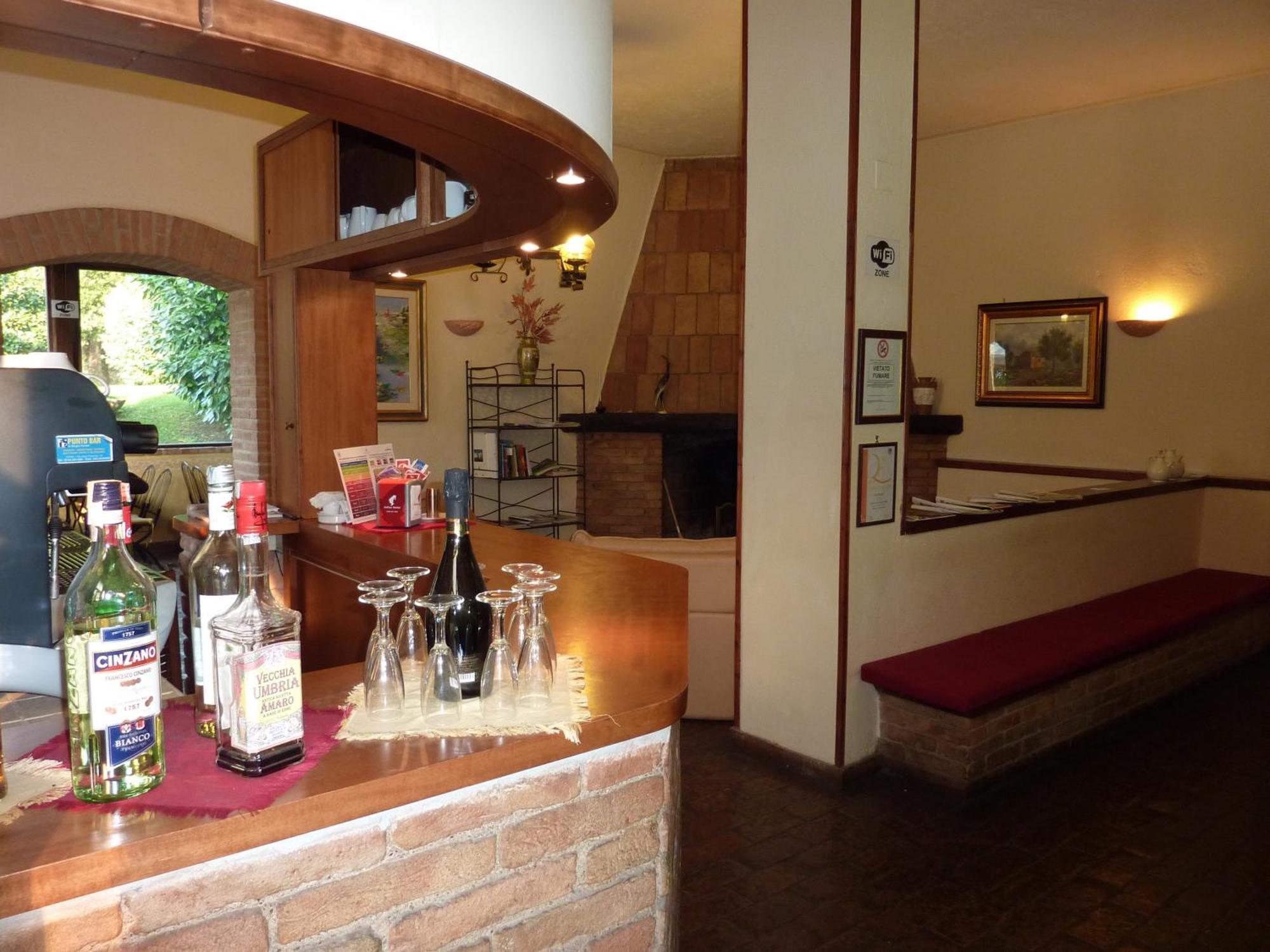 Hotel La Rocca Narni Esterno foto