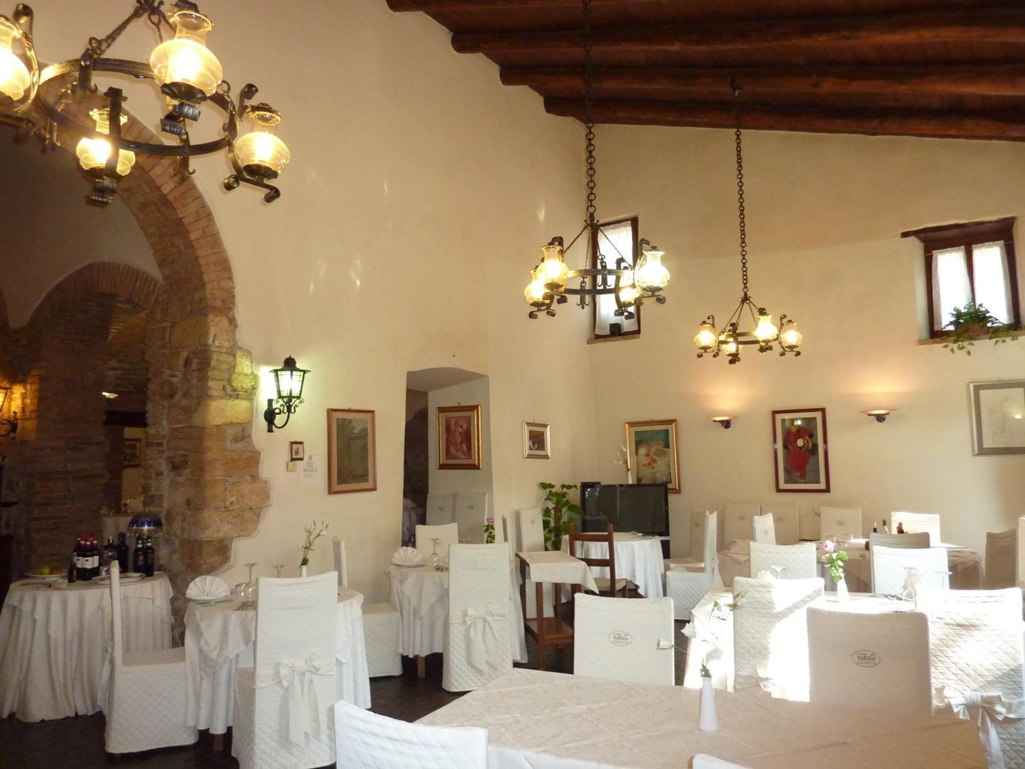 Hotel La Rocca Narni Esterno foto