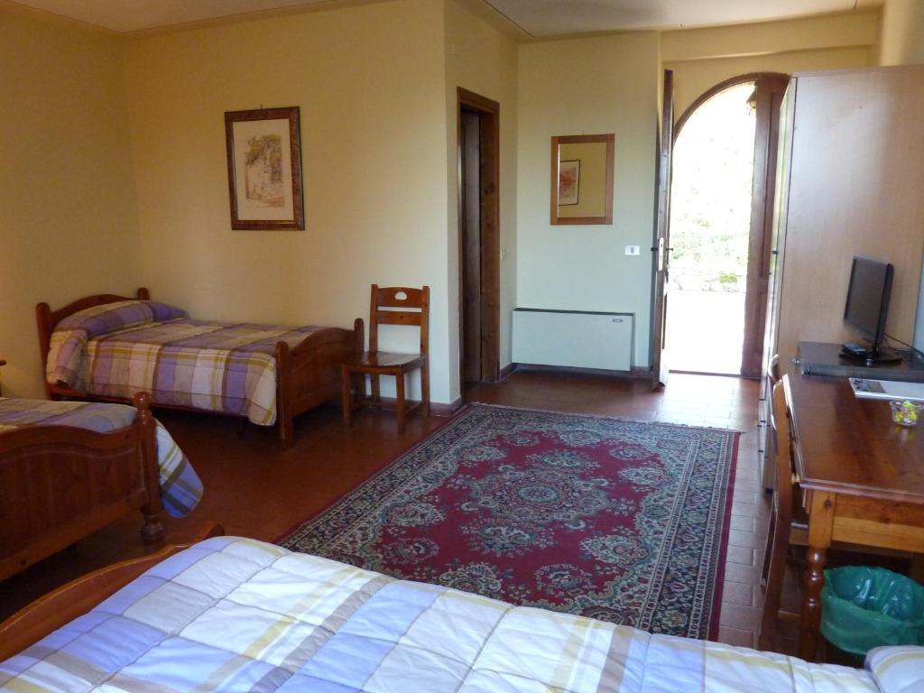 Hotel La Rocca Narni Camera foto