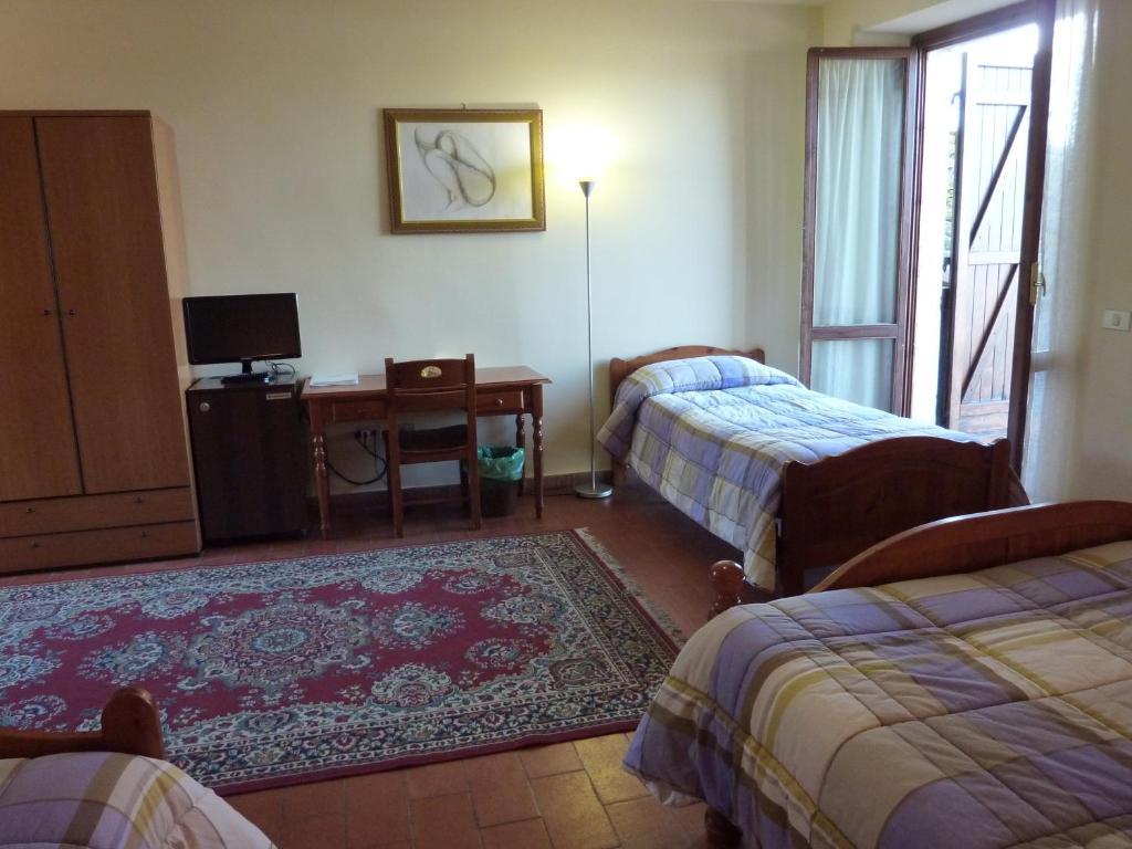 Hotel La Rocca Narni Camera foto