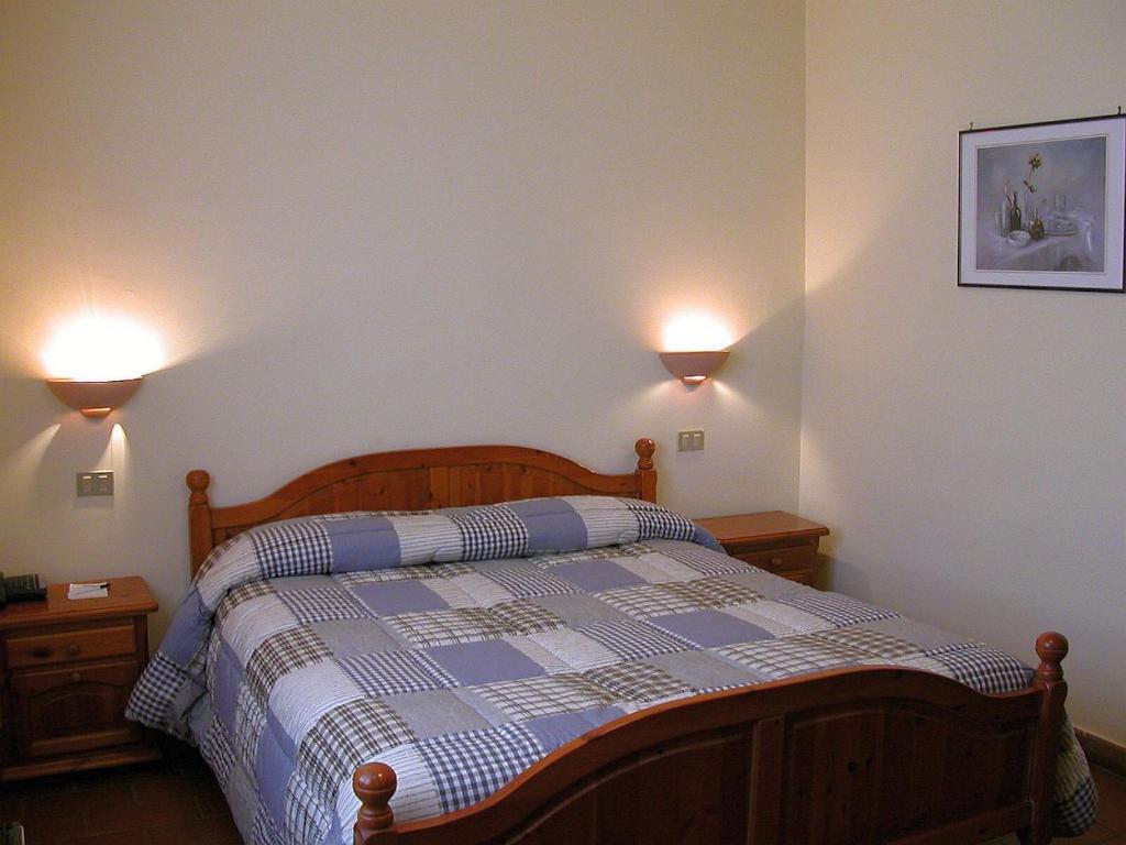 Hotel La Rocca Narni Camera foto