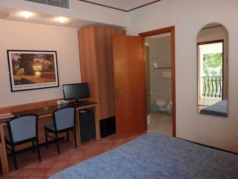 Hotel La Rocca Narni Esterno foto