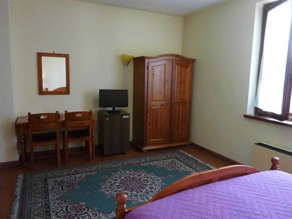 Hotel La Rocca Narni Esterno foto